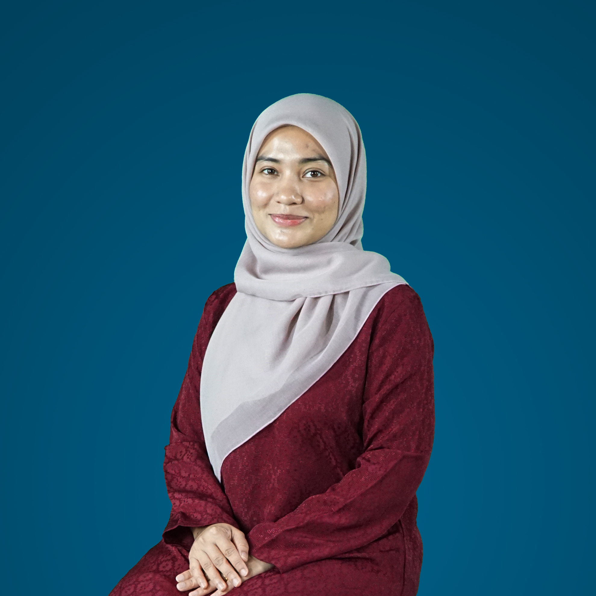 Puan Aimi Shahirah binti Fisol
